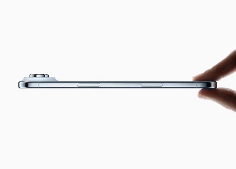 #互联网观察▎国行 iPhone Air 最多仅能写入两张 eSIM日前有媒体转发苹果高管消息称，面向中国市场的 iPhone Air（型号 A3518）最多仅支持写入并激活两张 eSIM 卡，这一说法已被苹果无线软件与生态系统副总裁 Arun Mathias 向媒体确认